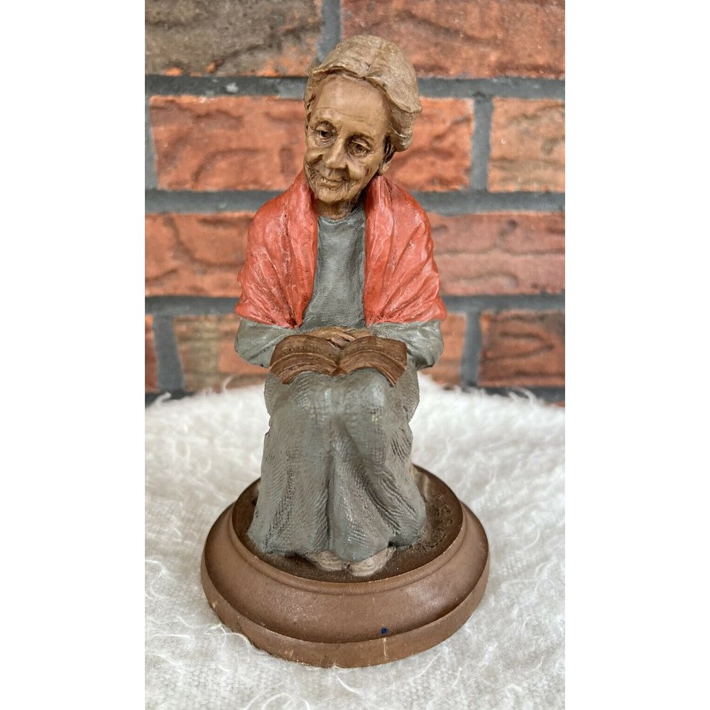 Vtg Tom Clark Old Lady Woman Molly Figurine Sculpture Reading Bible Psalm Isaiah